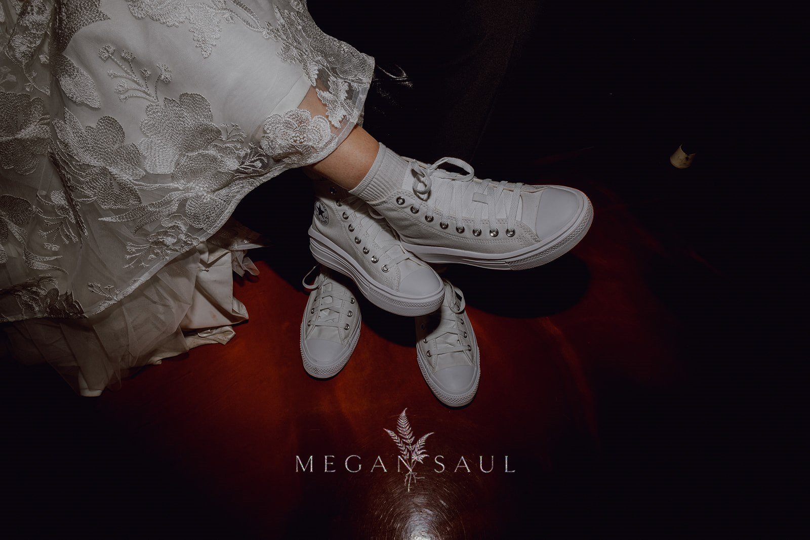 CHICAGO-WEDDING-PHOTOGRAPHY-BY-ARTISTS-AND-STORIES-BY-MEGAN-SAUL-RECEPTION (203 of 211)_websize.jpg