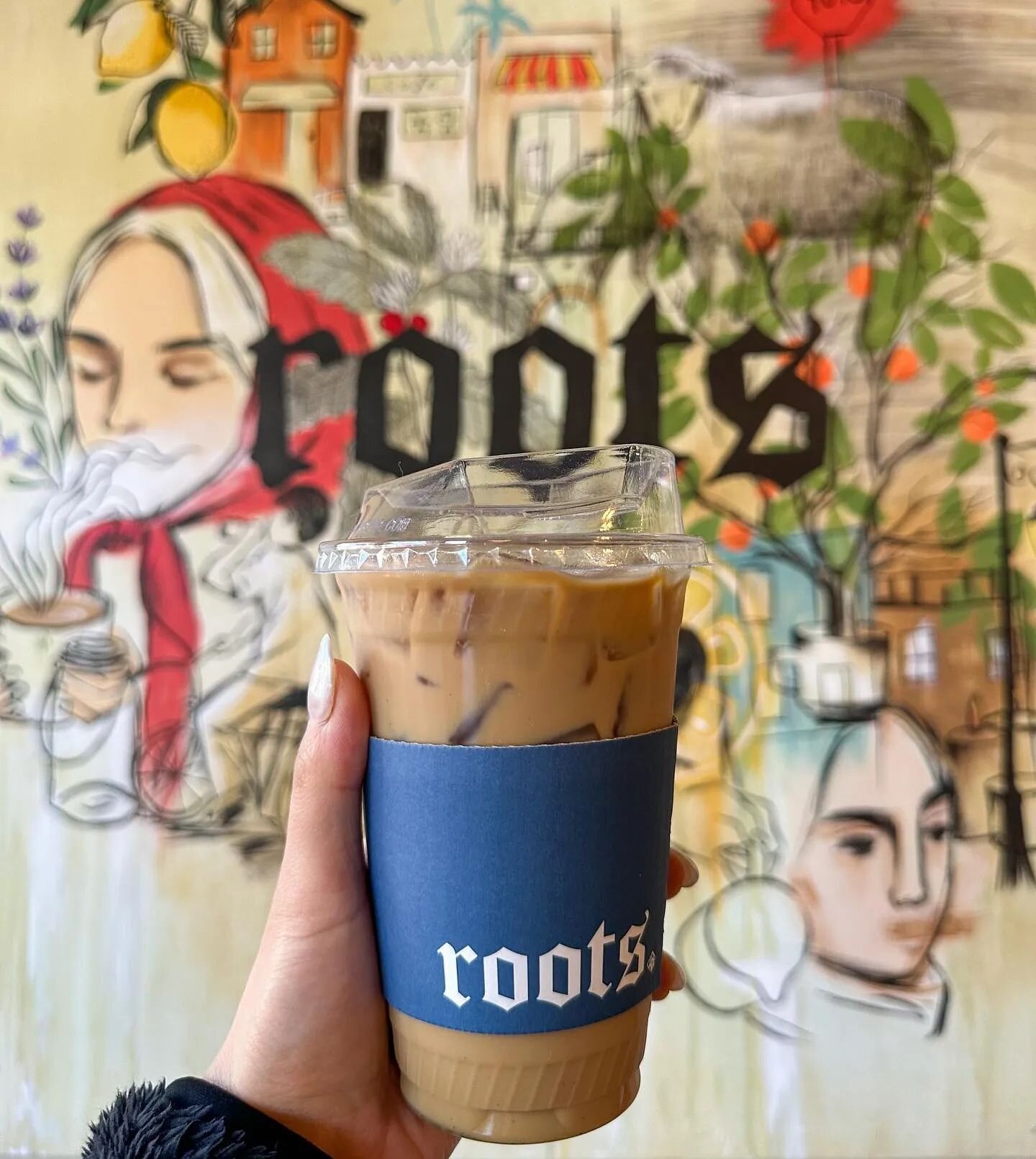 Iced latte on a hot Monday 🌞
📷 @chony.chomps 
#cerritos #latte #monday #instacoffee