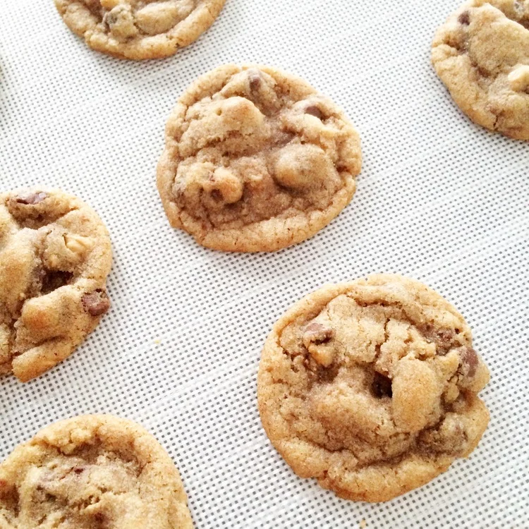 The Best Soft N' Chewy Chocolate Chip Cookies