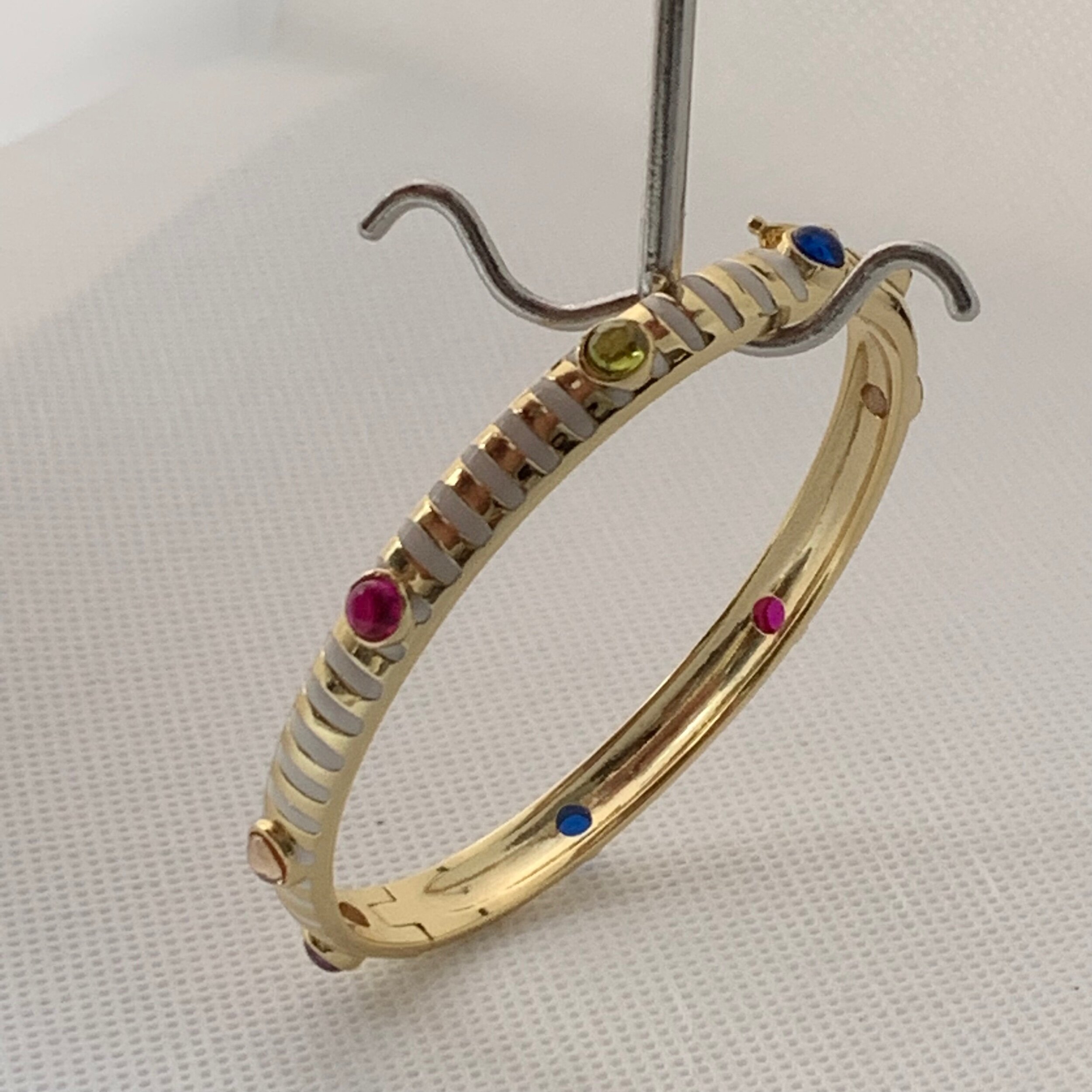 87C55B00-B8AB-4C6D-A8AF-A3E378C86102