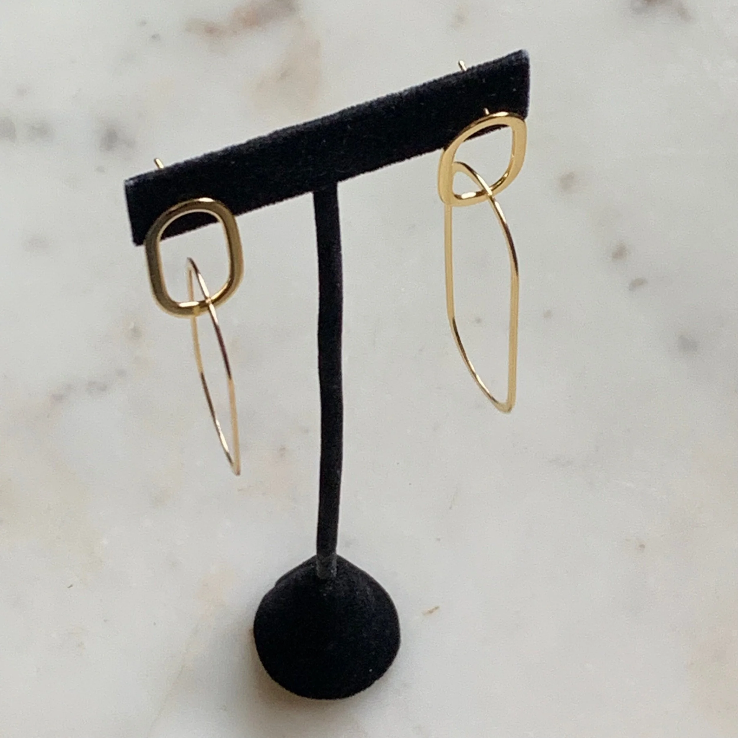 8D9F27B2-C767-46C8-AE04-51F18B630ABD