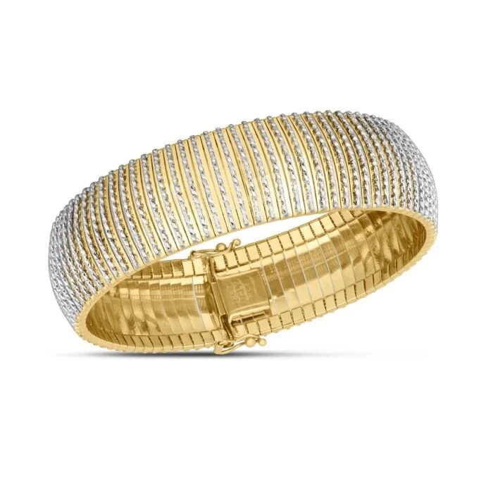 EA6B8237-B01B-4116-AB27-EF48129470AC