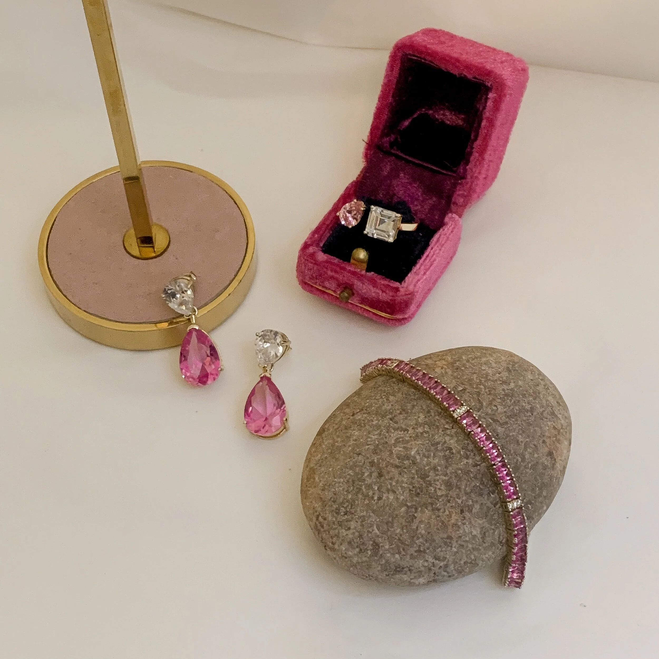 5A5F0AFD-4D84-45A2-B570-2F4CB2B486CC