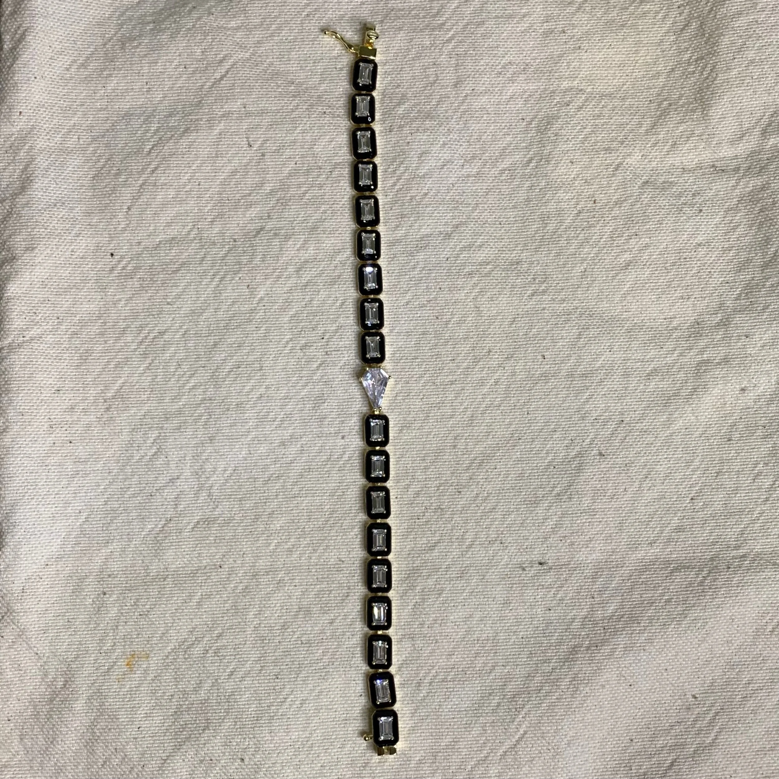 DBA6C012-65F9-49B3-98E2-42B379096844