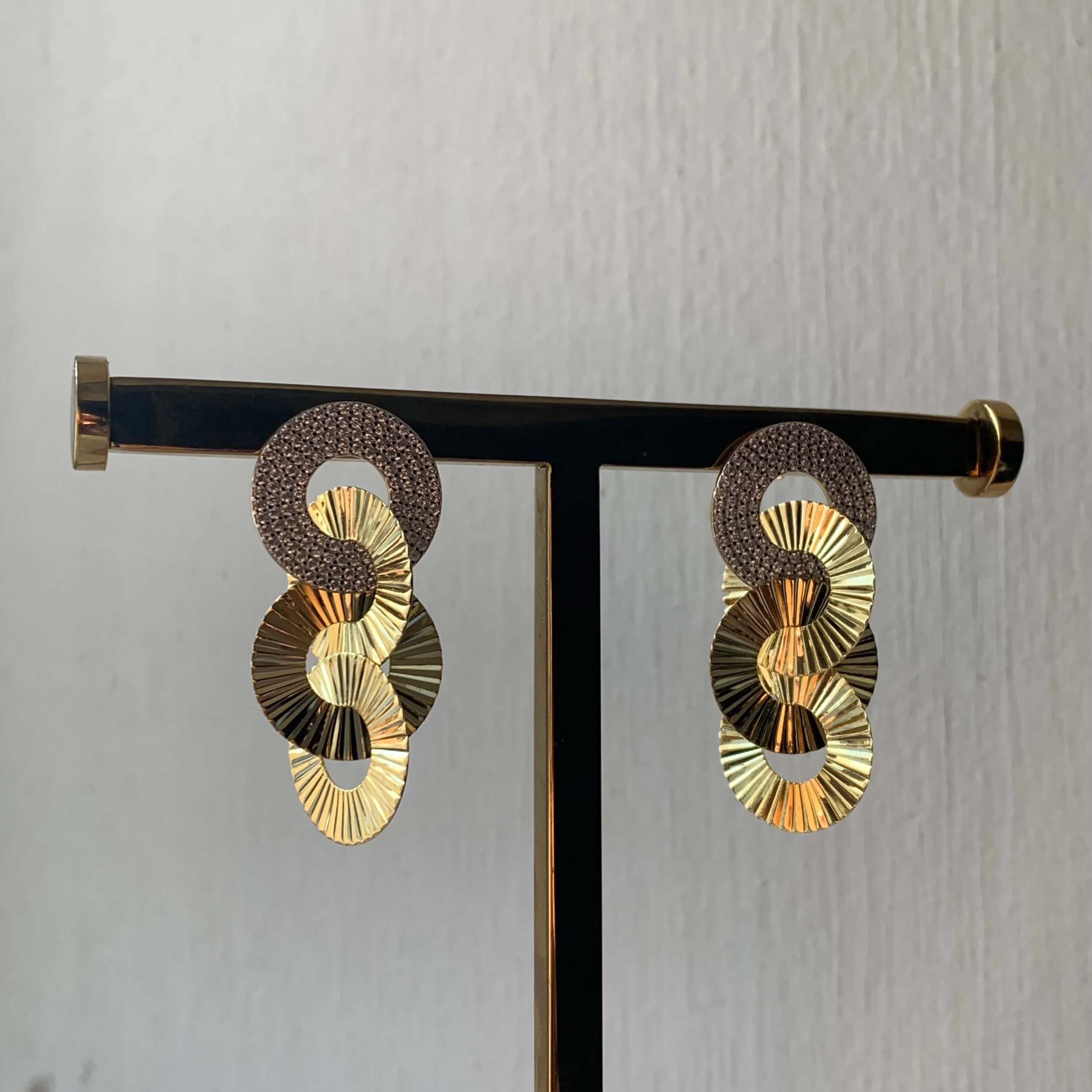 32962063-0C94-431B-8006-62E2677B2584