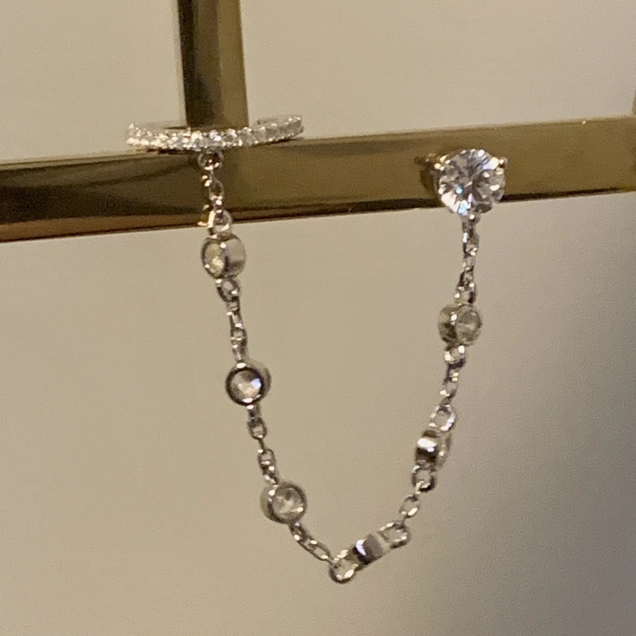 E3E3658F-8066-4A0D-A4B4-30E89D1696B8