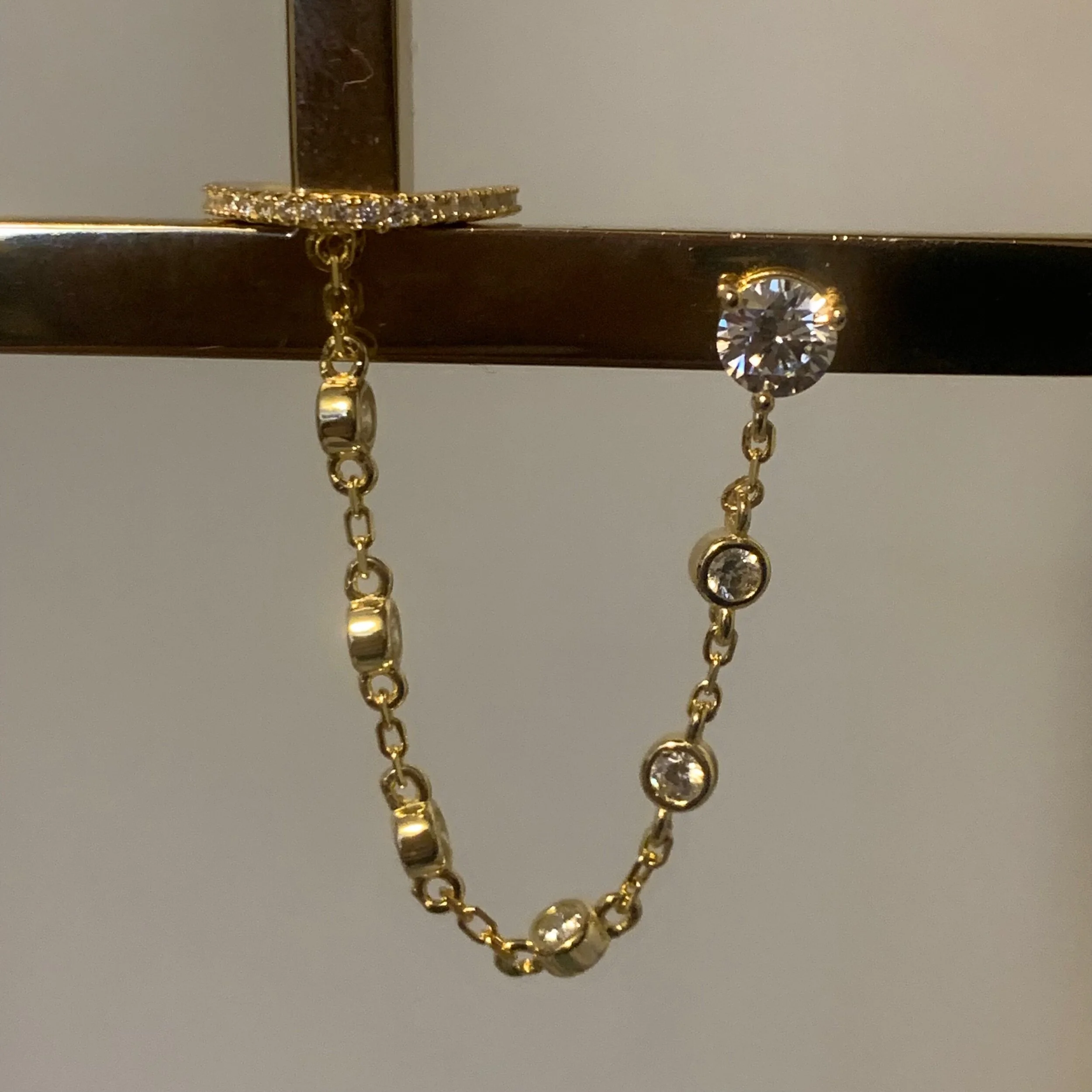 E56078F7-9CFC-4612-8138-1F20E55C16EC