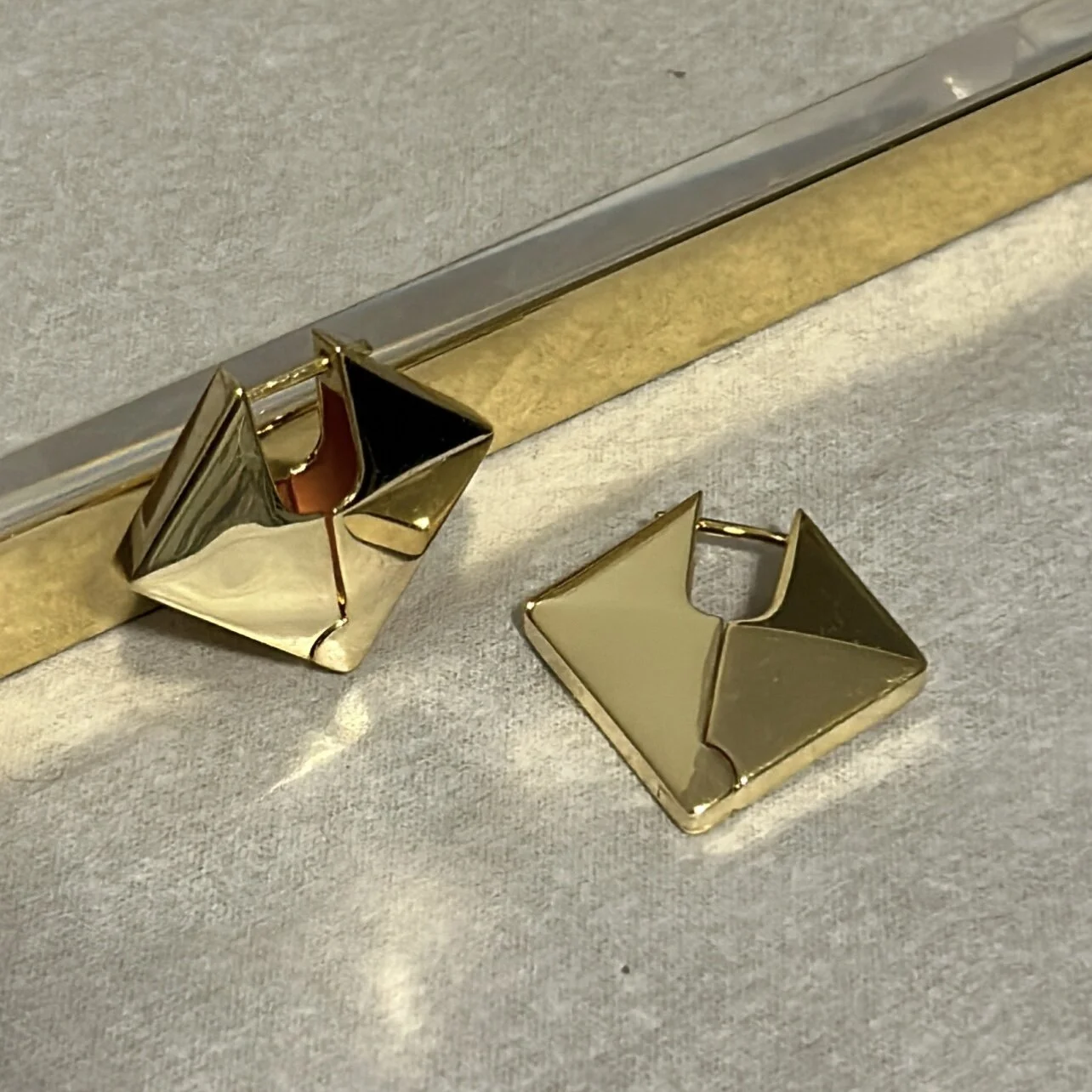 92B26DC9-7E8A-4FA6-AD9A-E6B75B96C746