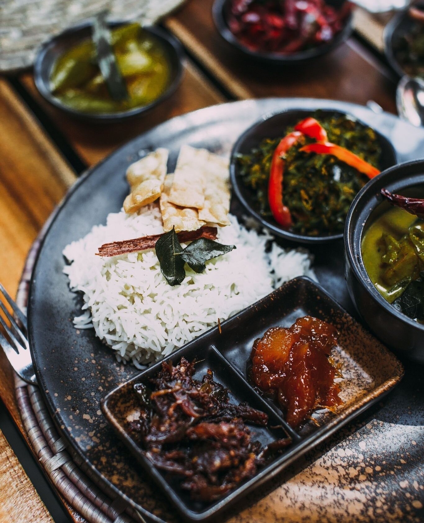 Looking to impress friends and loved ones at your next private event? We think plates like this one will do the trick! What do you think? ⁠
.⁠
.⁠
.⁠
.⁠
.⁠
.⁠
.⁠
#vegetarian #plantbased #plandbasedlifestyle #fivecoursemeal #coursedmeal #foodspread #ev