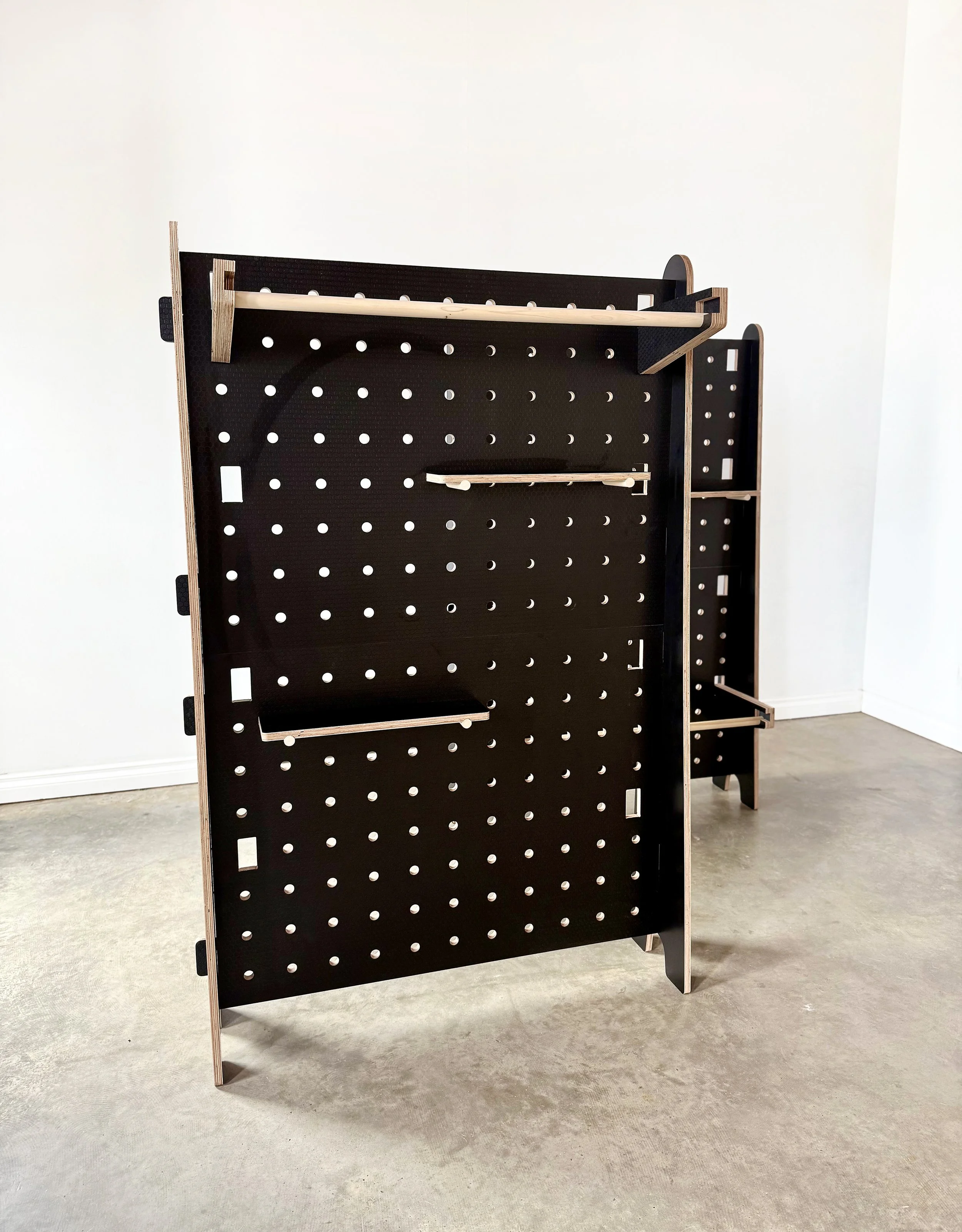 knockdown-pegboard-flatpack