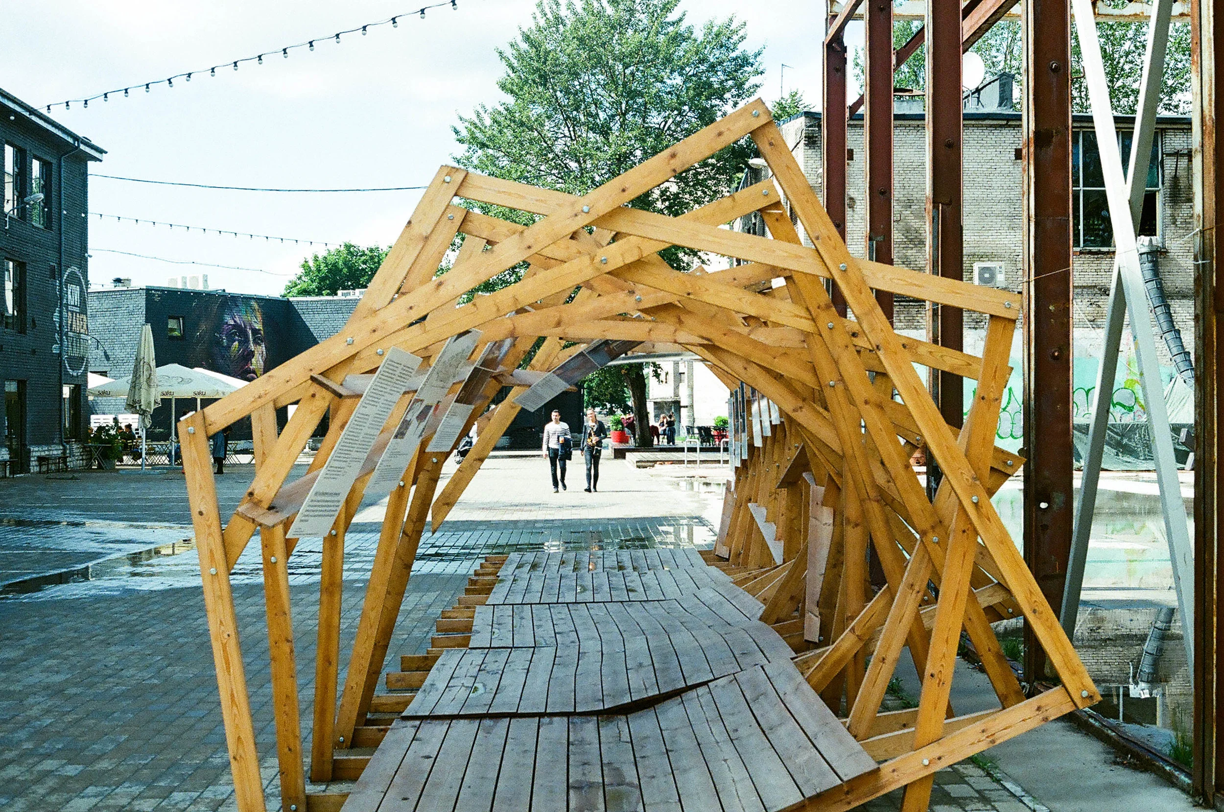 "Hipster" Walkway