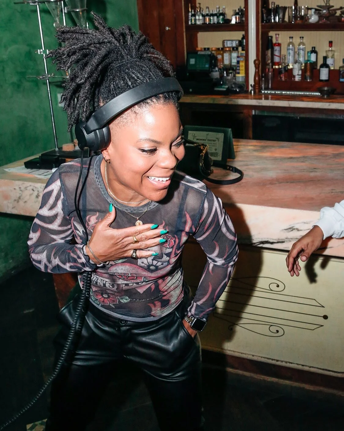 Sometimes doubt creeps in even when you feel like you are living in your purpose but I had to remind myself (and be reminded) that I belong here. Plus I genuinely love what I do so imma keep going and I encourage others to do the same 💜

📸: @felish