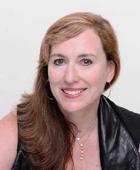andrea pierce-naymon headshot.jpg