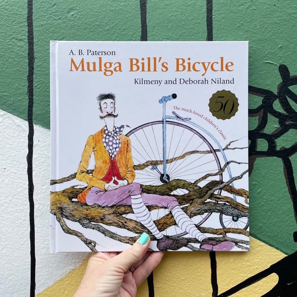 When the cycling craze takes off, Mulga Bill leaves his trusty horse behind and sets out to buy his first bicycle. Bragging about his riding ability, he sets off down the hill and soon discovers the gap between his bold over-confidence and his meagre