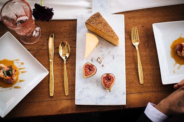 Aesthetics matter because they have an emotional impact on people. Setting the table is setting the mood. &bull;
&bull;
&bull;
Photography: @floweventgroup 
Venue: @theenchantedbarn