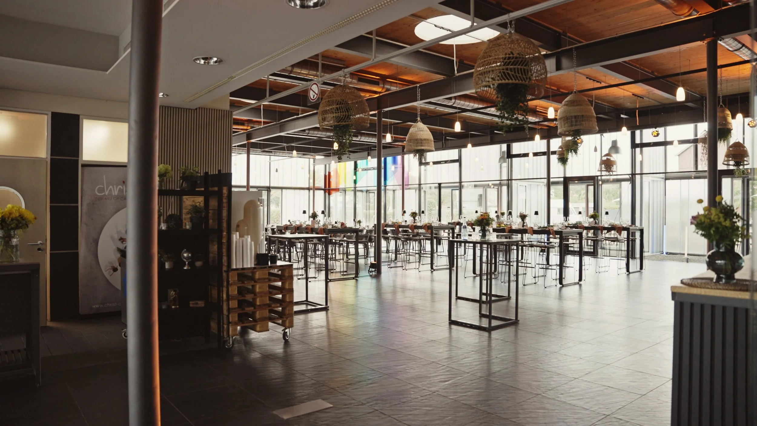 The Square_Eventlocatiopn_Christ Catering__nur leere Räume_4K_V2.00_00_26_11.Standbild013.jpg