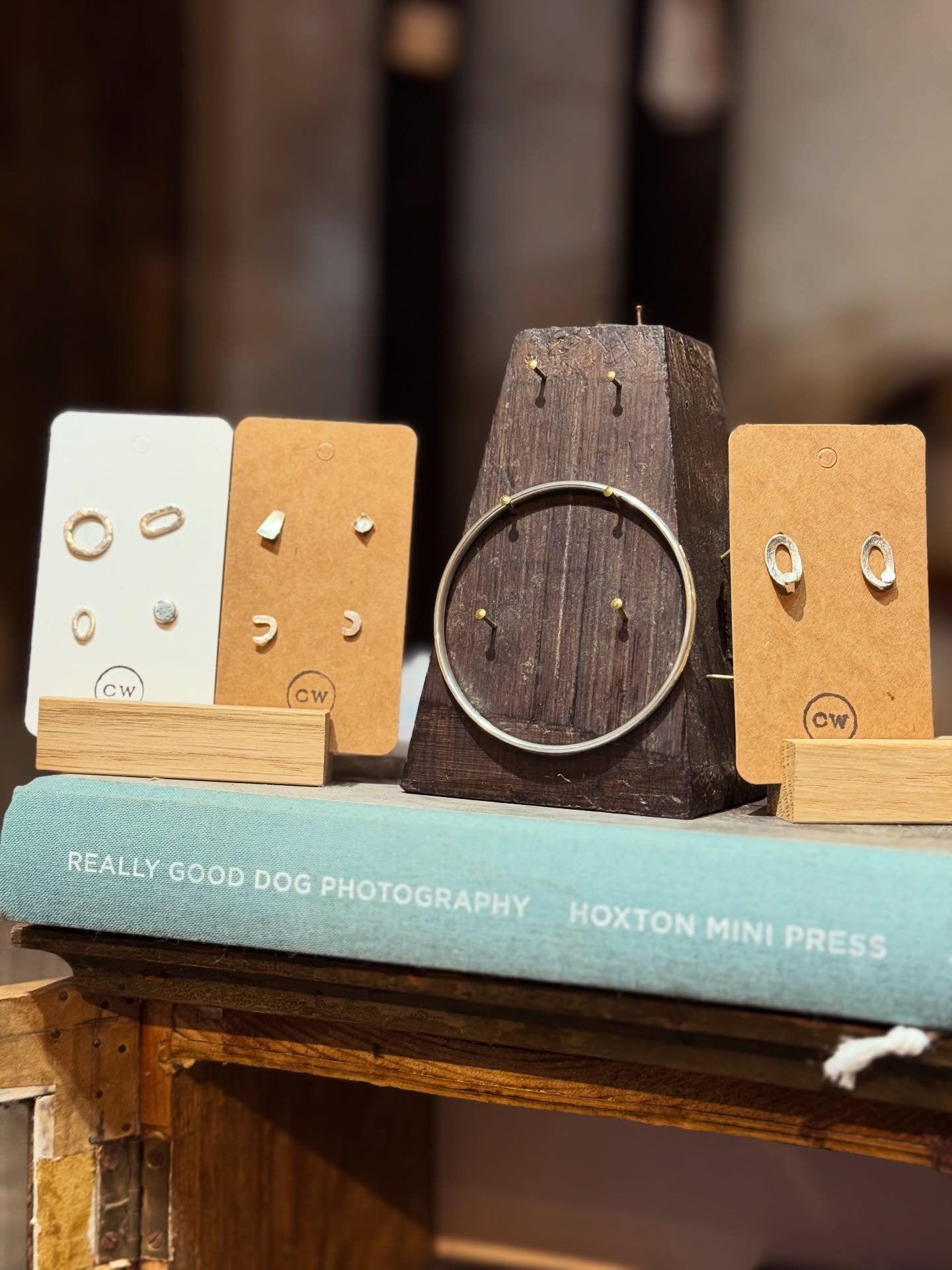 Are you still looking for a gift for your 
always put together sister-in-law, 
your friend who loves a statement piece, 
your aunty who never treats herself, 
your partners mum who loves shiny things, 
your hard to buy for teenage niece 
Or maybe a &