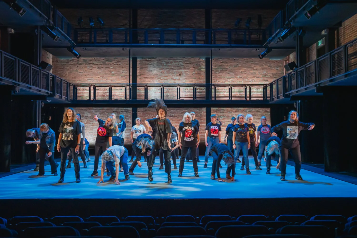  Lyon Smith - Older &amp; Reckless, Moonhorse Dance Theatre 