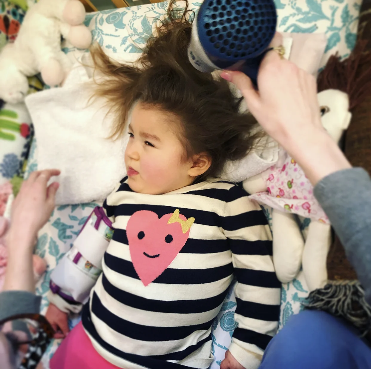 She may be making new sounds but the classic Adelaide side eye remains during this recent blow drying sesh.