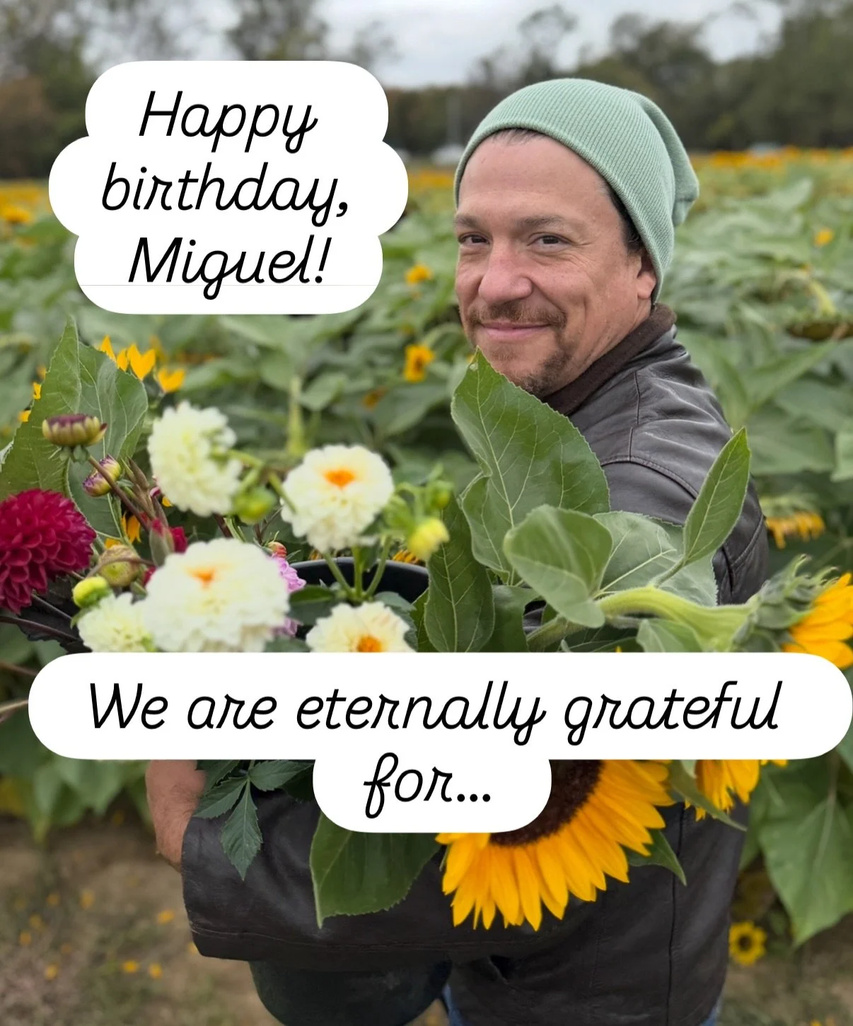 Happy birthday to the man that continues to make me the luckiest lady around. We love you, @mig.cervantes for all the reasons above and so many more&hellip; oh and the dad jokes, can&rsquo;t forget the dad jokes.

ID1: Miguel in a field@of sunflowers