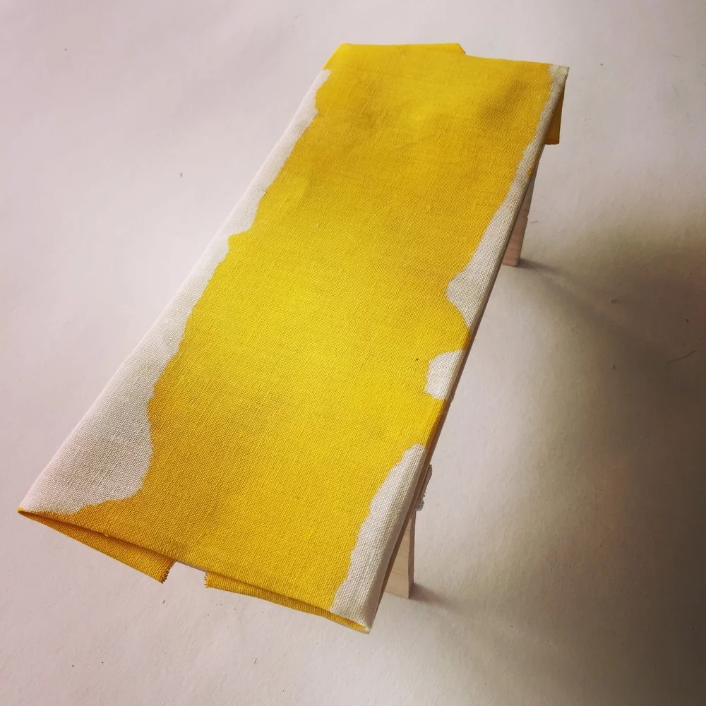 model experiment table cloth