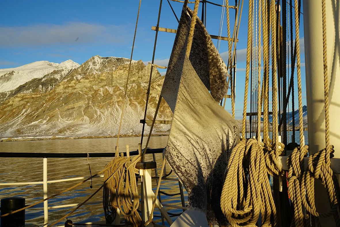 ‘The Unpredictable Life of a Piece of Cloth’ Arctic 18