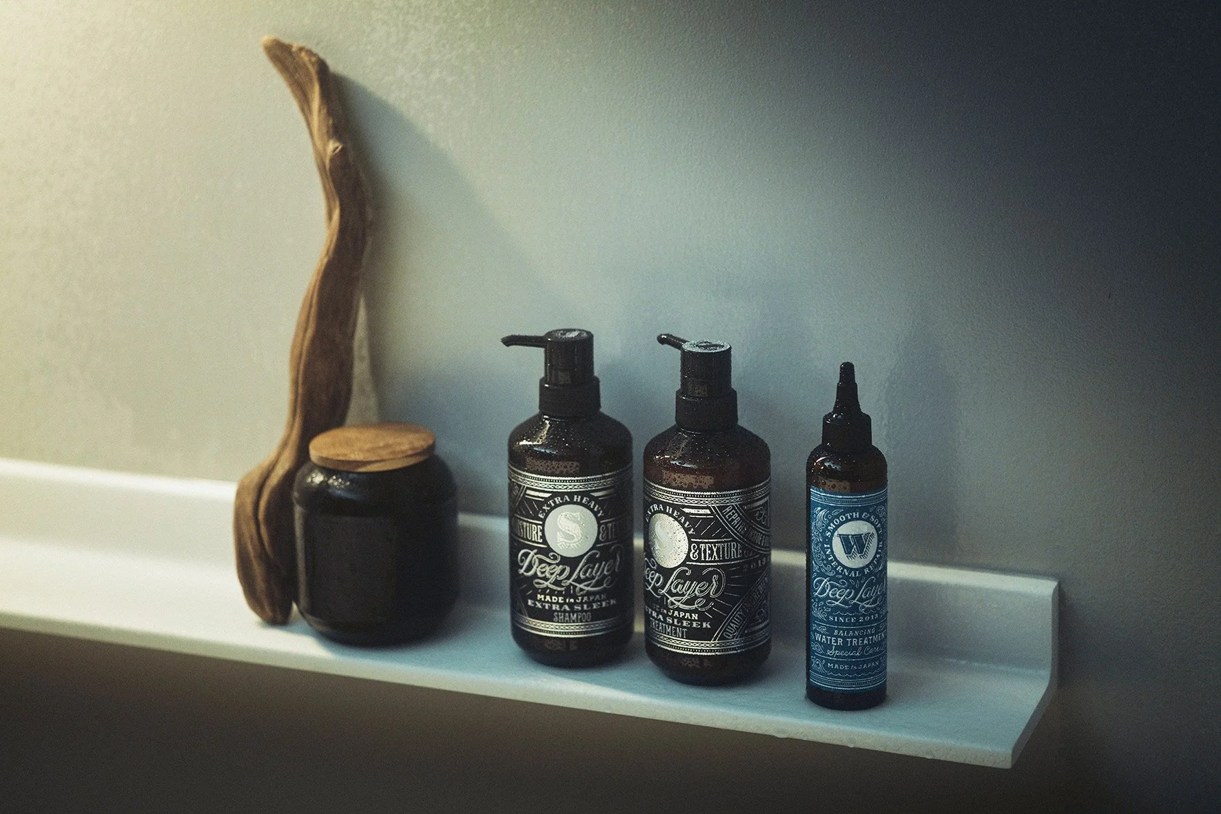 ダナ・タナマチがアートワークを担当したDeep Layerの新商品のプロモーション素材の制作をお手伝いしました。