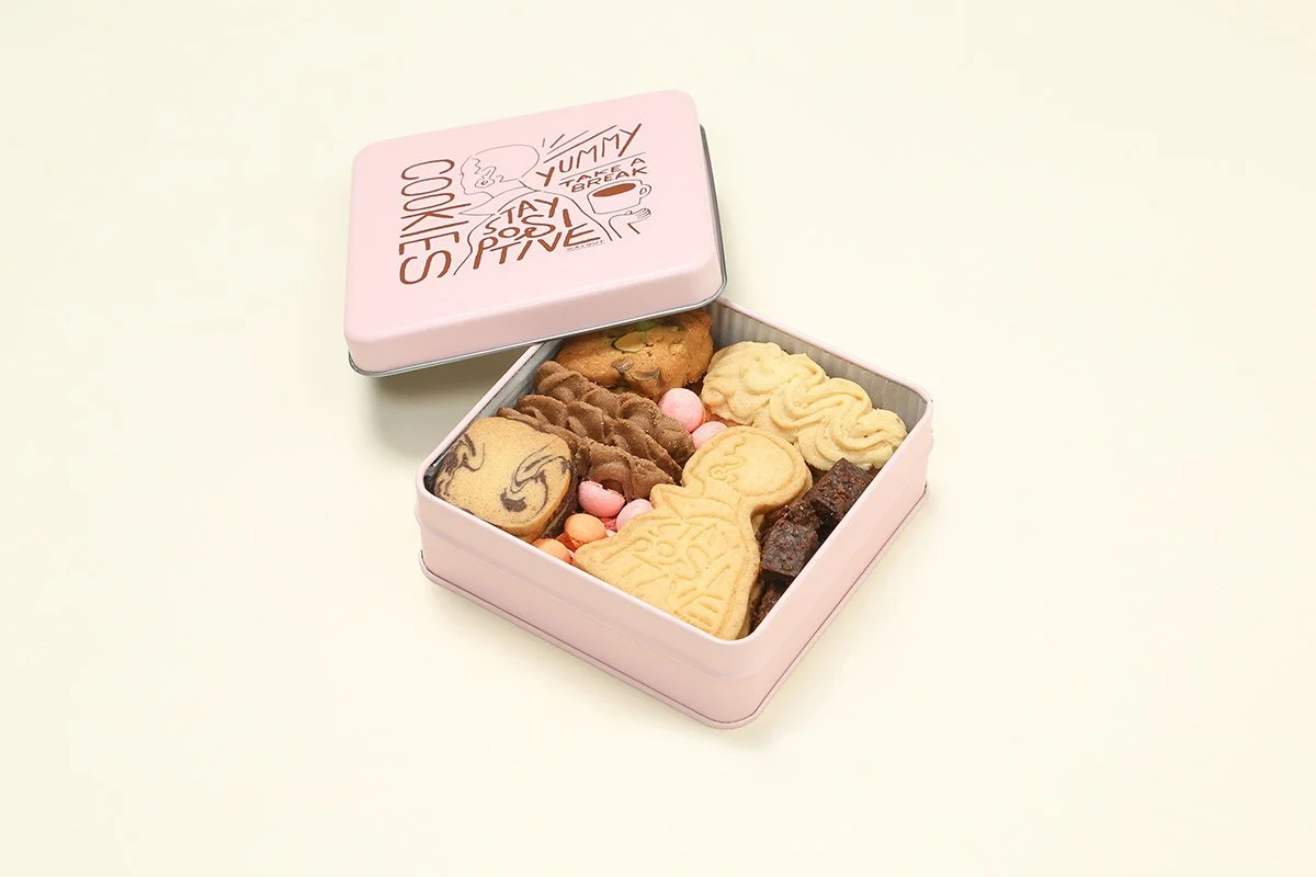 Walnutと滋賀県を拠点に活動するパティシエのVioletさんのコラボレーションによるCOOKIE缶が登場。三越名古屋栄店のPOP UPを皮切りに、日本全国で発売開始