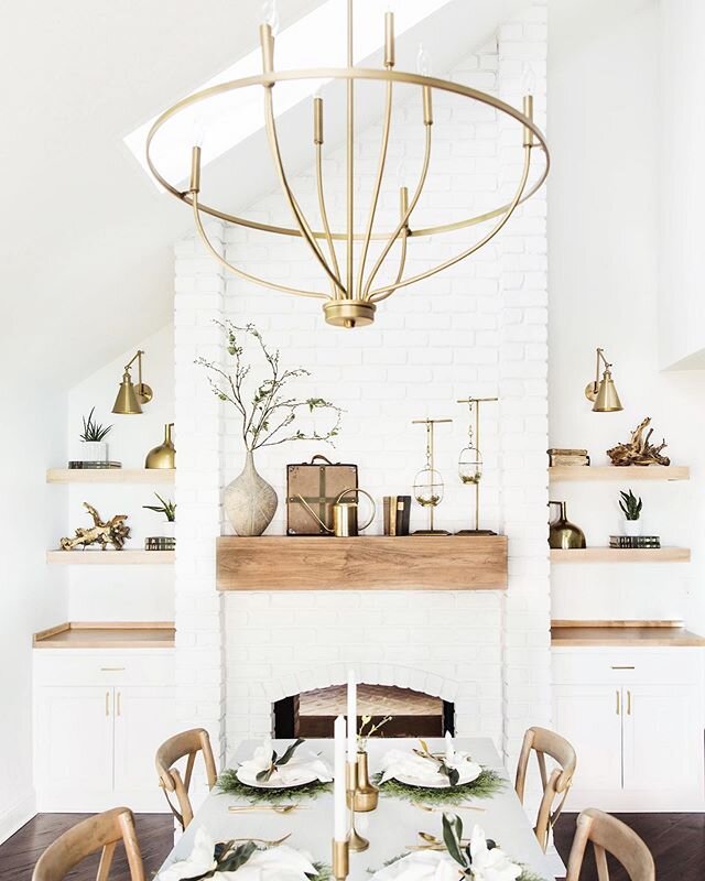 &ldquo;Ummmmm, WHOA.&rdquo; - me, while shooting this dining room renovation for @trovehomeskc. 😍