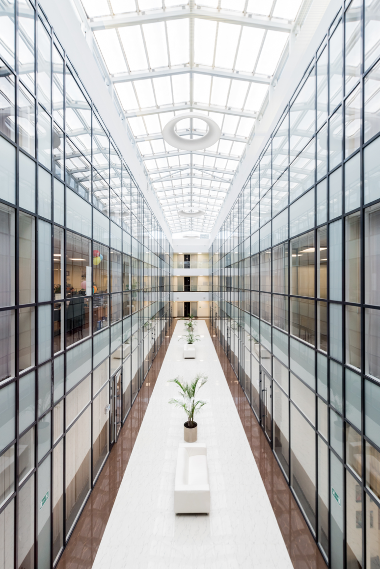 mikhail-derecha-619760-unsplash.png