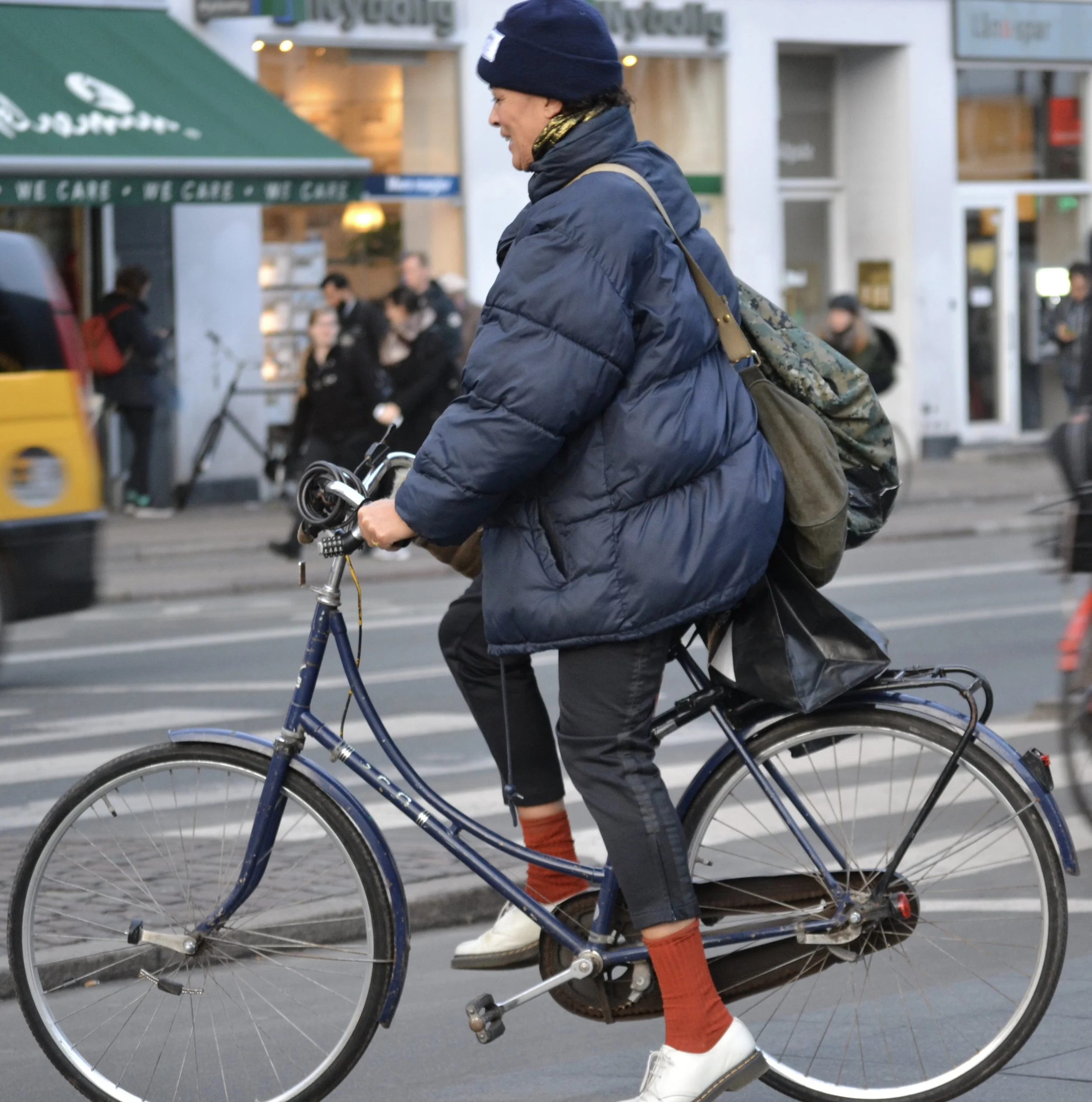 Afro street style, Stylish cyclist