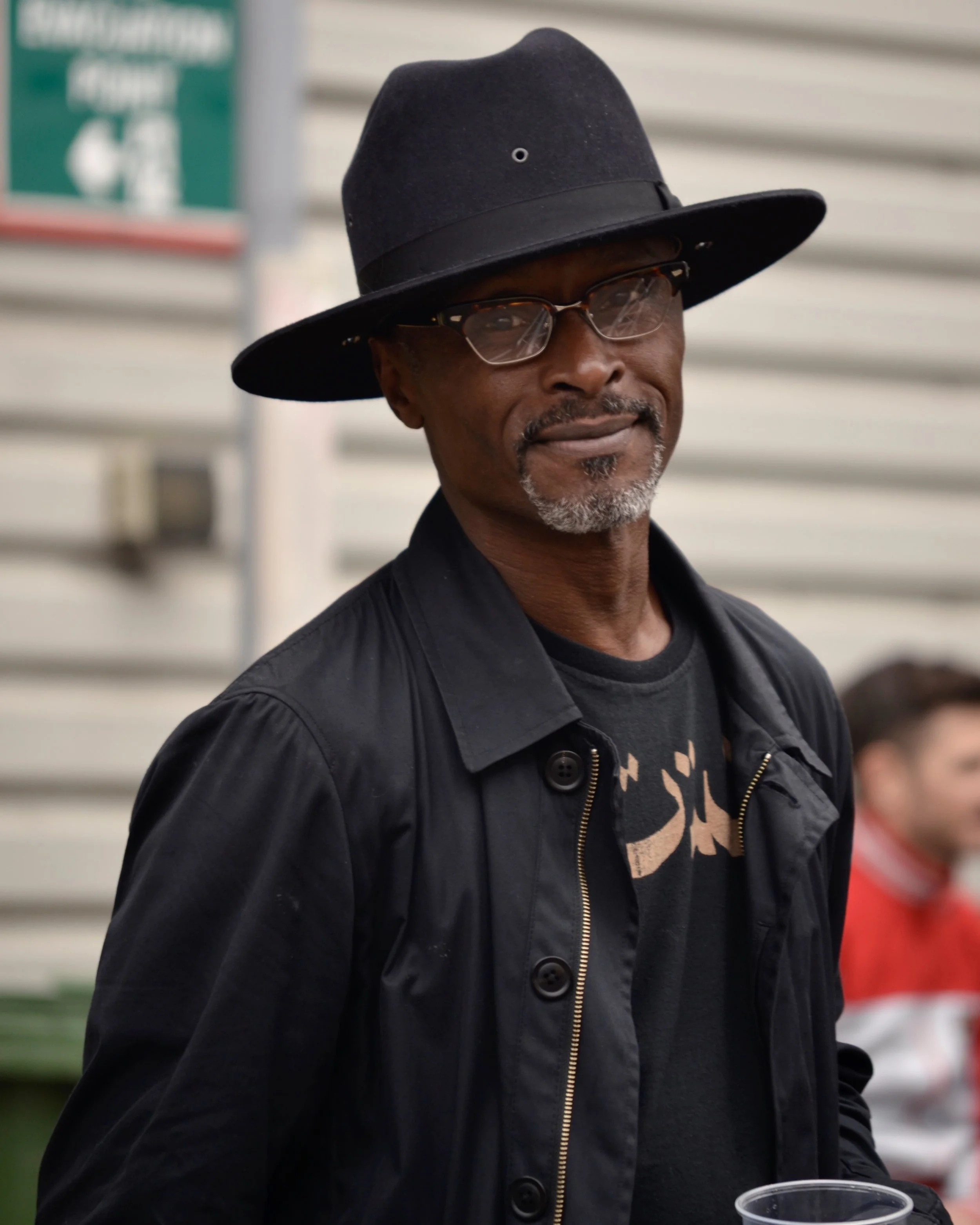 Afro street style:Cool and elegant.