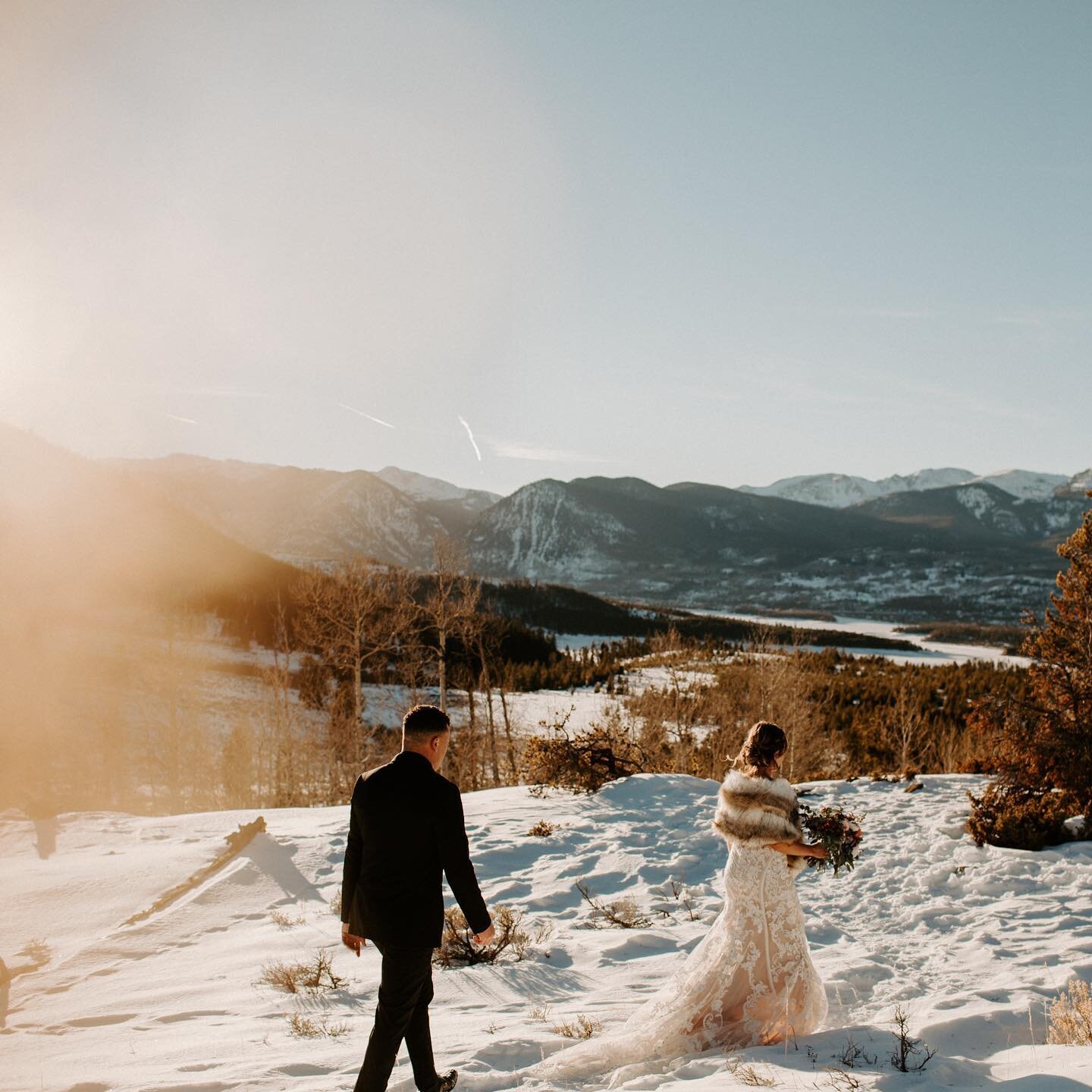 Finishing this elopement today and it has me in my feels, snowy elopements are the best