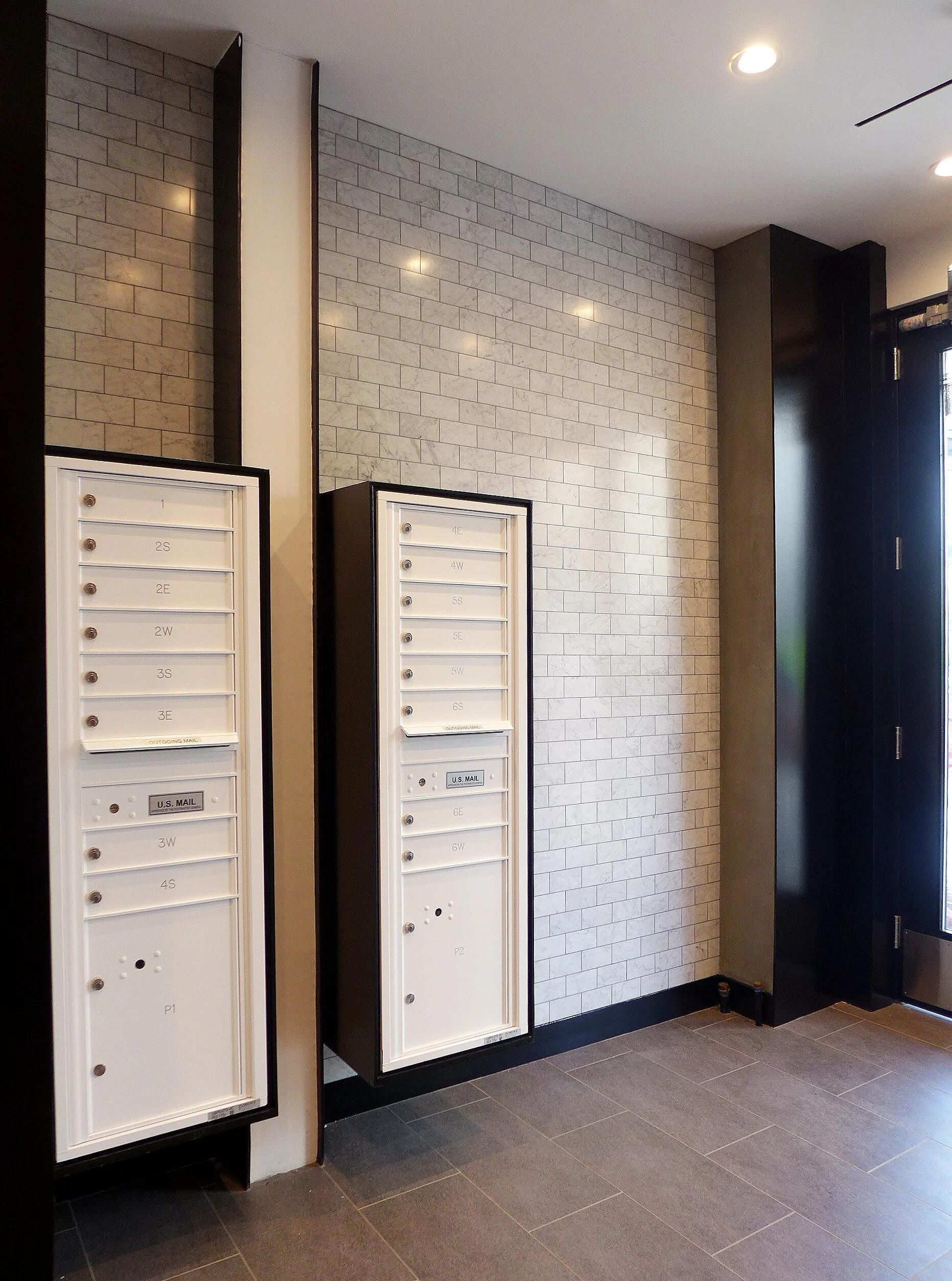 lobby02.jpg