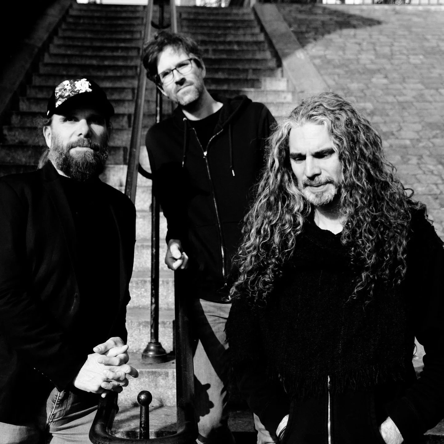 &ldquo;Awakening &amp; Living,&rdquo; the new single from Paris/NYC trio @kilter_us, is out today!

Kilter&rsquo;s highly experimental jazz-metal exists in a space between John Coltrane, Sunn O))), and Meshuggah. Drummer Kenny Grohowksi is known for 