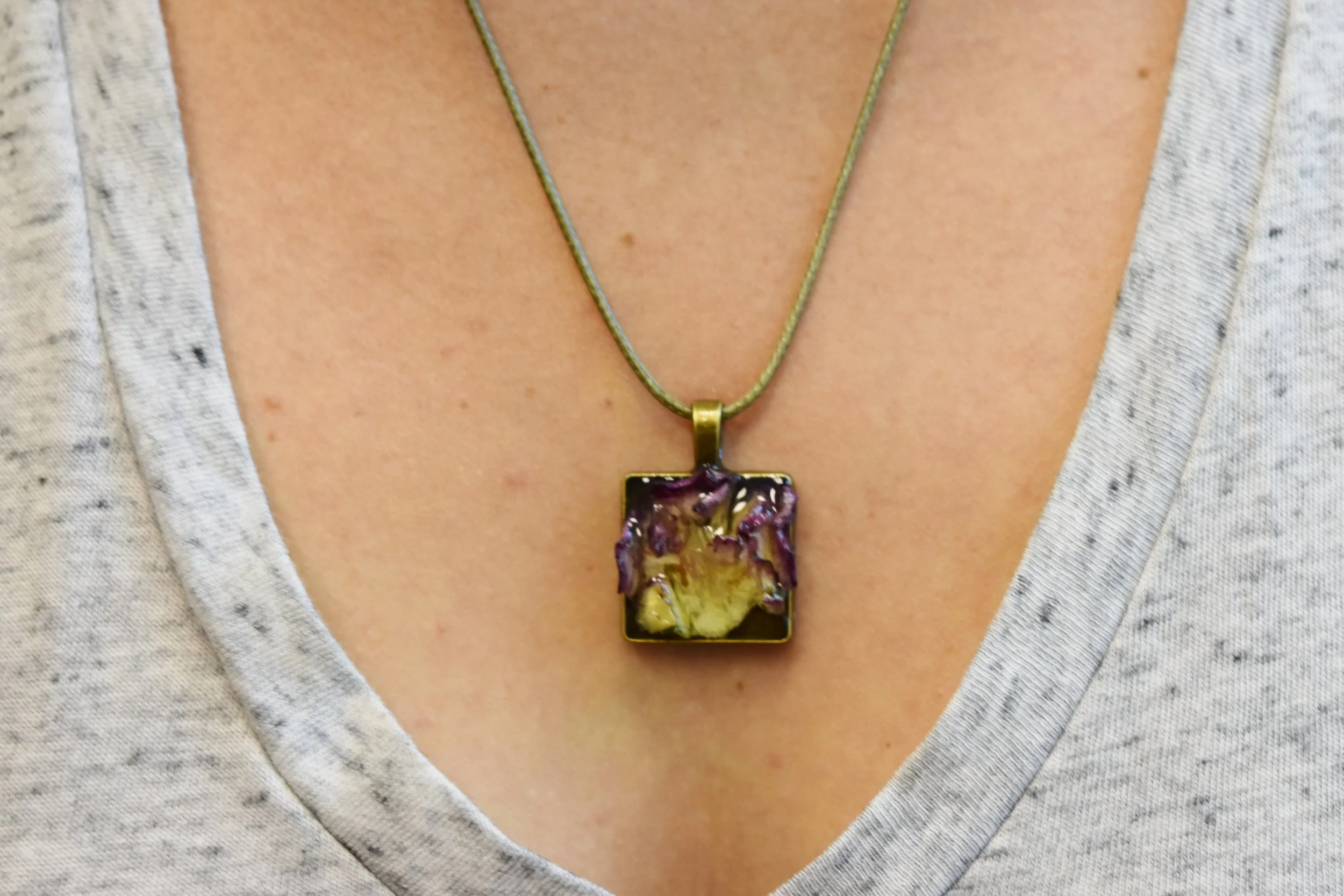 resin jewelry rose petal necklace pendant