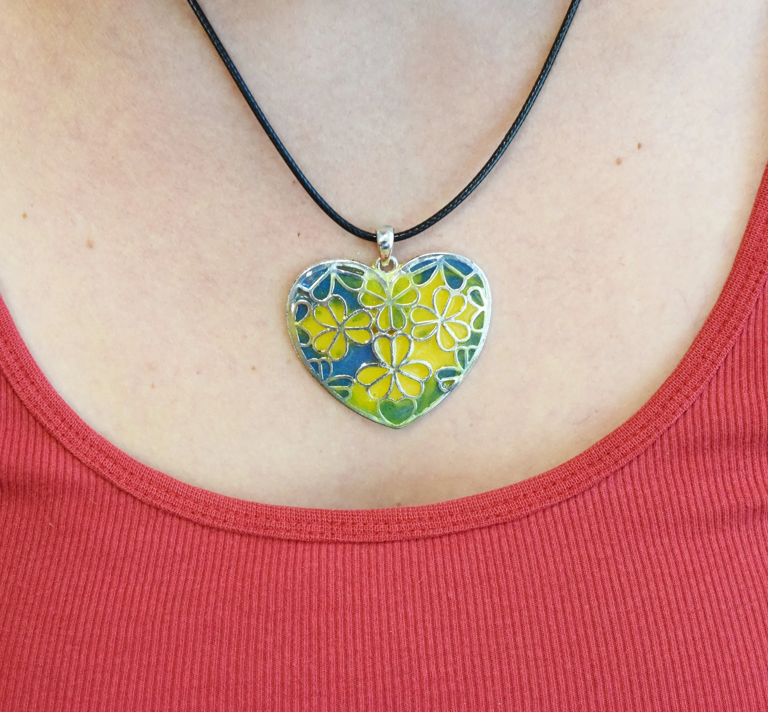 resin art necklace pendant heart Strong Art Creations