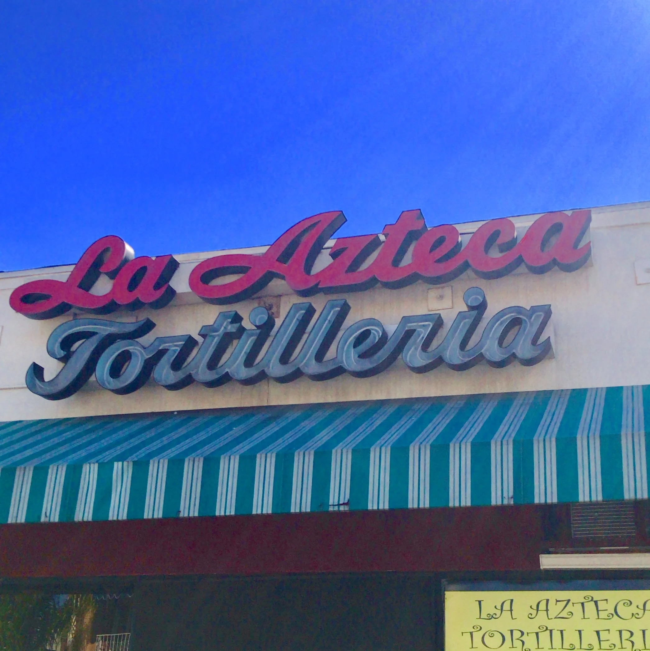 La Azteca.jpg