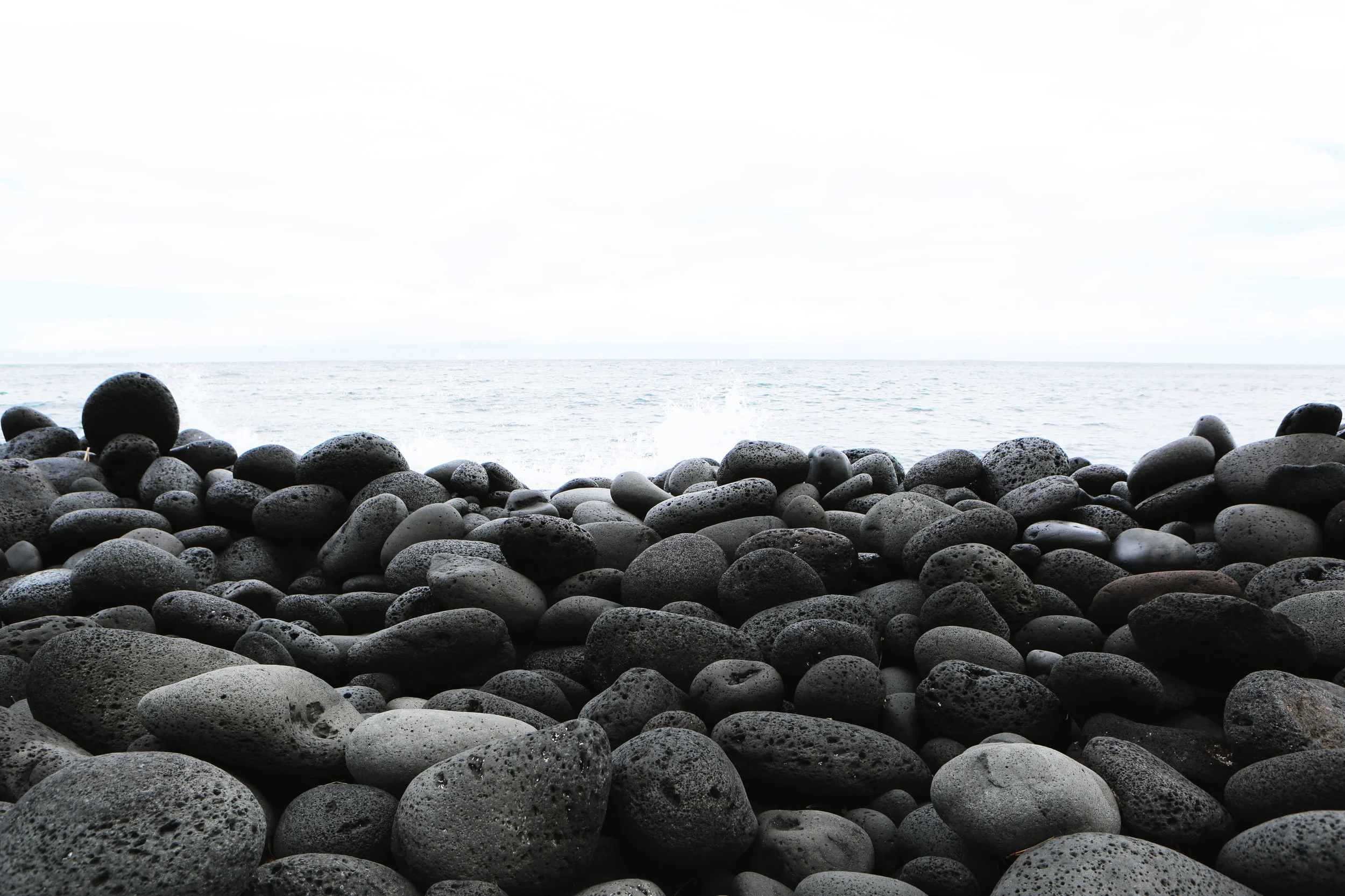 http---www.lifeofpix.com-wp-content-uploads-2016-08-Life-of-Pix-free-stock-stones-beach-sea-LEEROY.jpg