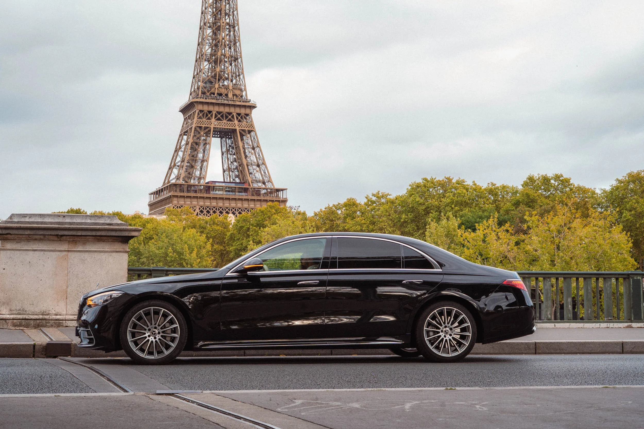 classe-s-mercedes-voiture-chauffeur-tour-eiffel.jpg