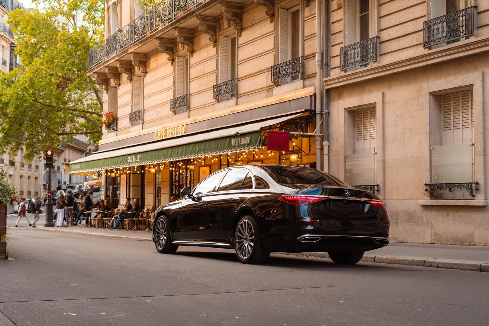 dejeuner-chauffeur-classe-s-mercedes-paris-restaurant-cafe.jpg