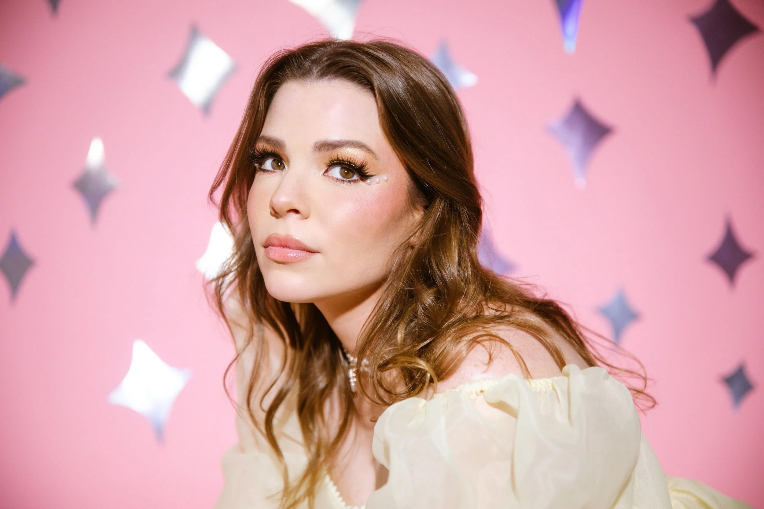 Song: Lulu Simon - Something