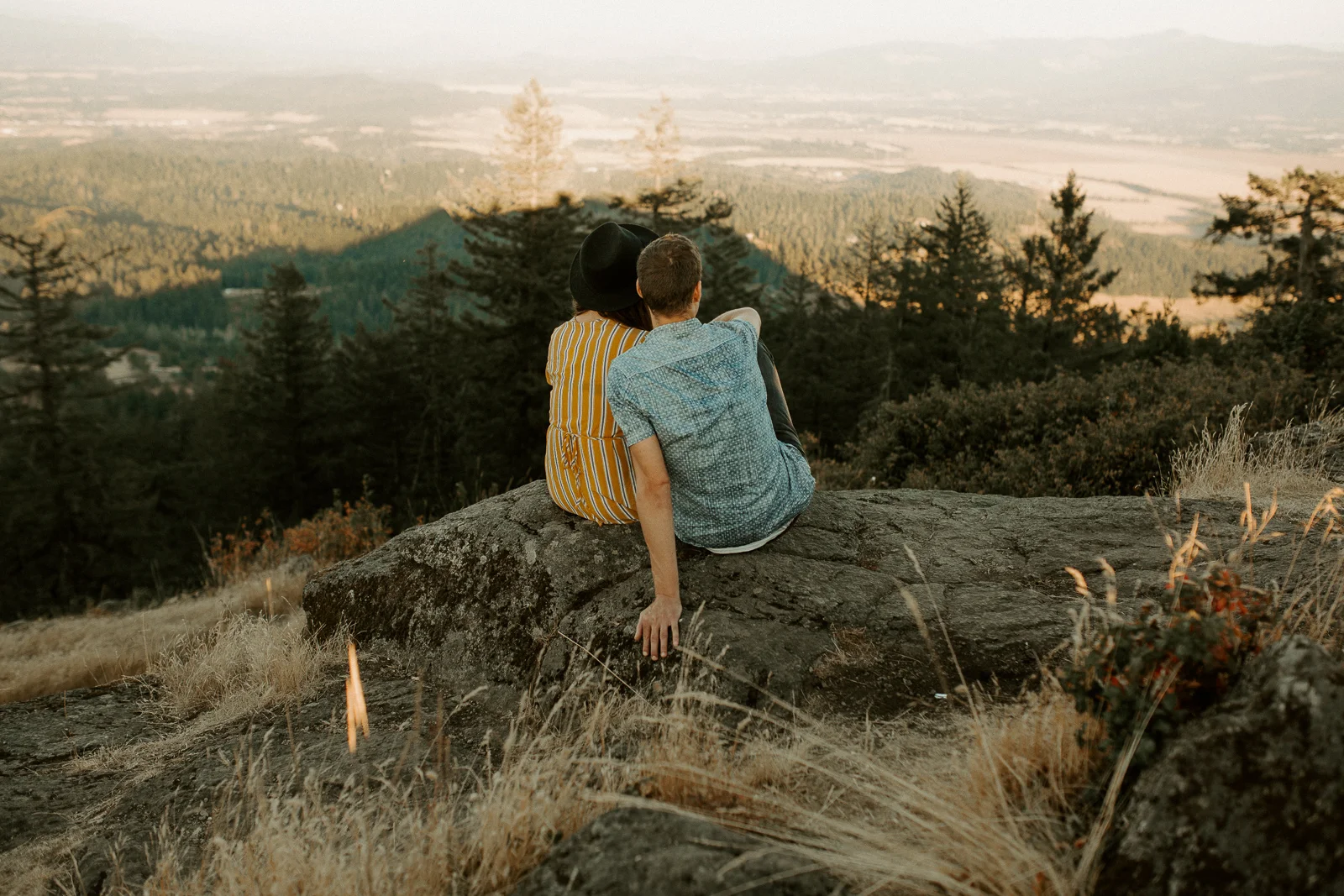 Luke Lambertson Photo_Oregon_AdventurousCouple_MarisaAndDanny_IMG-8261.jpg