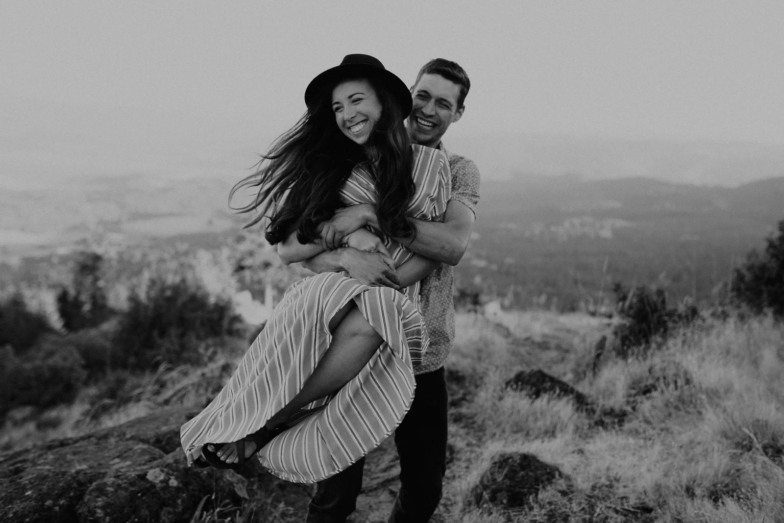 Luke Lambertson Photo_Oregon_AdventurousCouple_MarisaAndDanny_IMG-8389-2.jpg