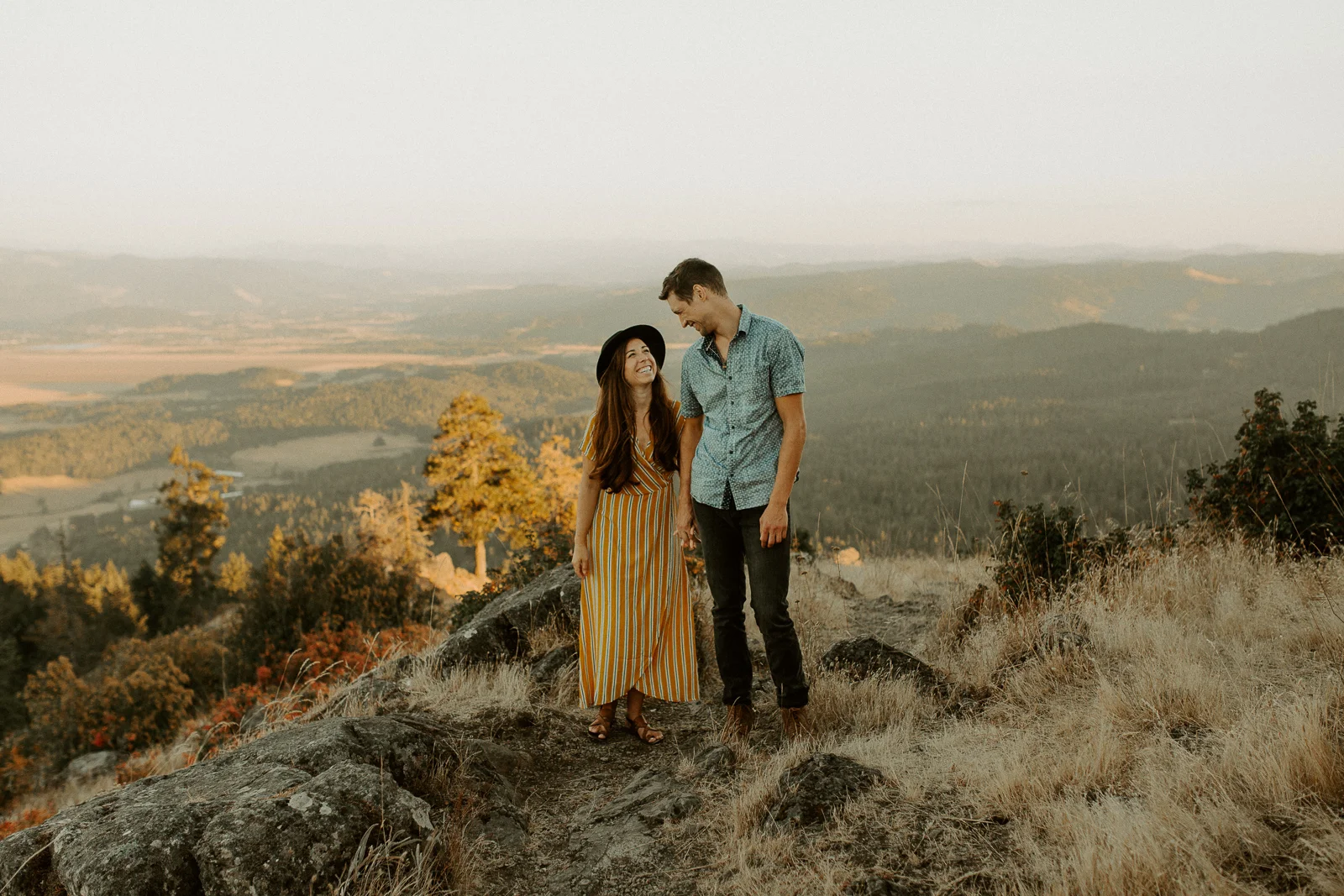 Luke Lambertson Photo_Oregon_AdventurousCouple_MarisaAndDanny_IMG-8403.jpg