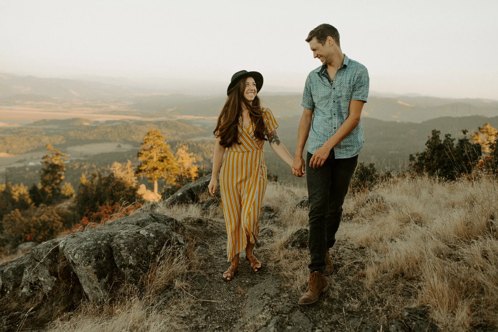 Luke Lambertson Photo_Oregon_AdventurousCouple_MarisaAndDanny_IMG-8406.jpg