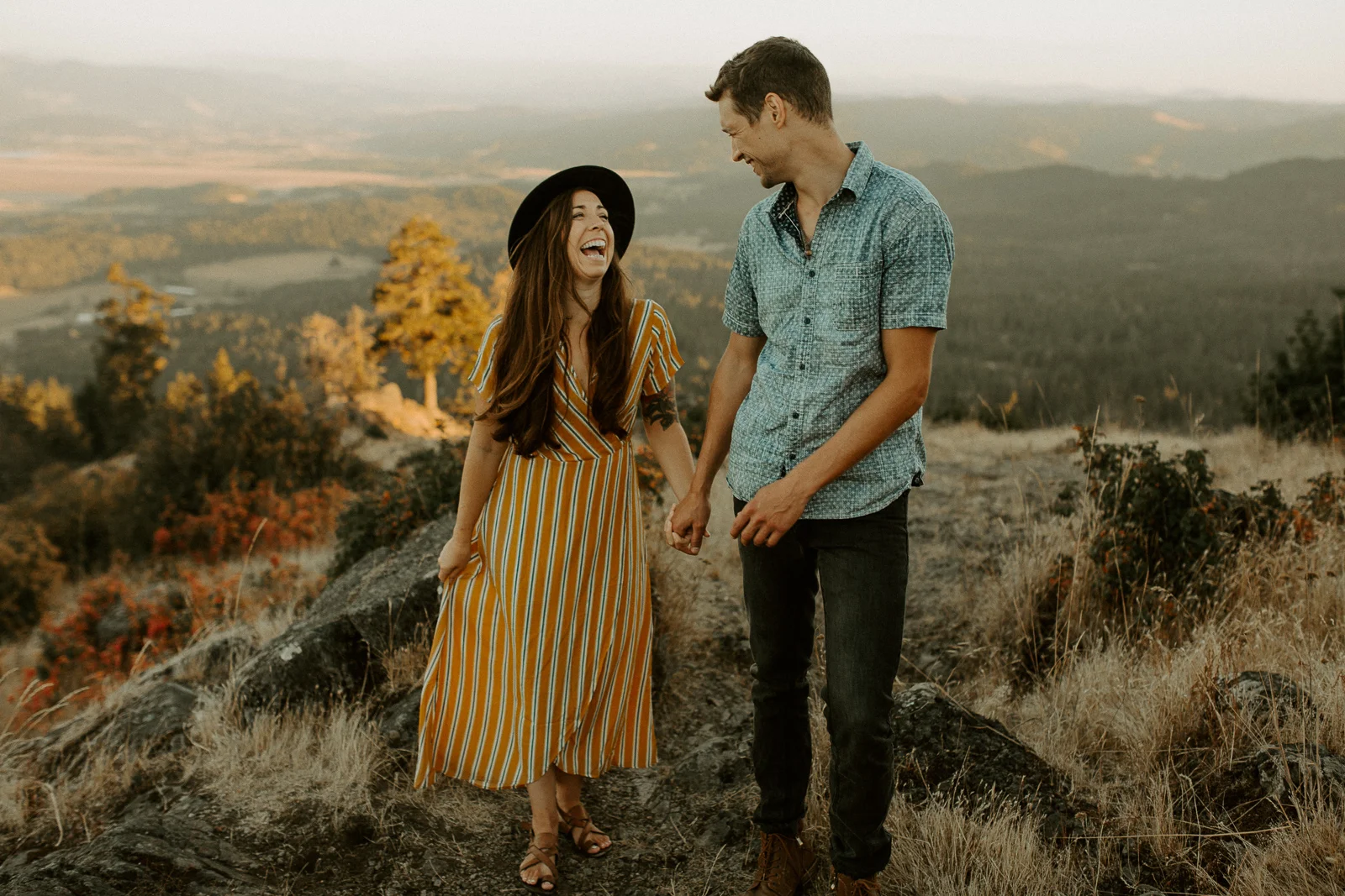 Luke Lambertson Photo_Oregon_AdventurousCouple_MarisaAndDanny_IMG-8429.jpg