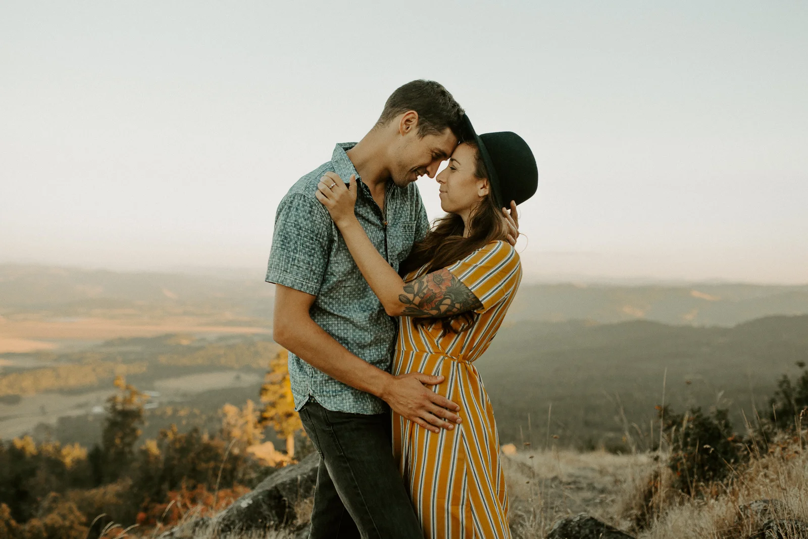 Luke Lambertson Photo_Oregon_AdventurousCouple_MarisaAndDanny_IMG-8468.jpg