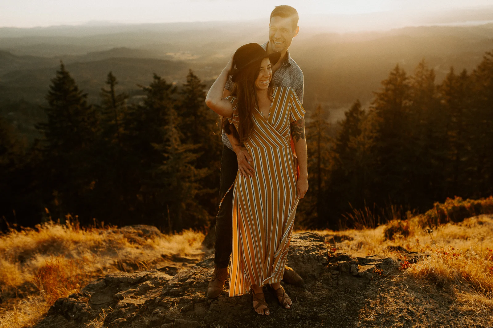 Luke Lambertson Photo_Oregon_AdventurousCouple_MarisaAndDanny_IMG-8496.jpg