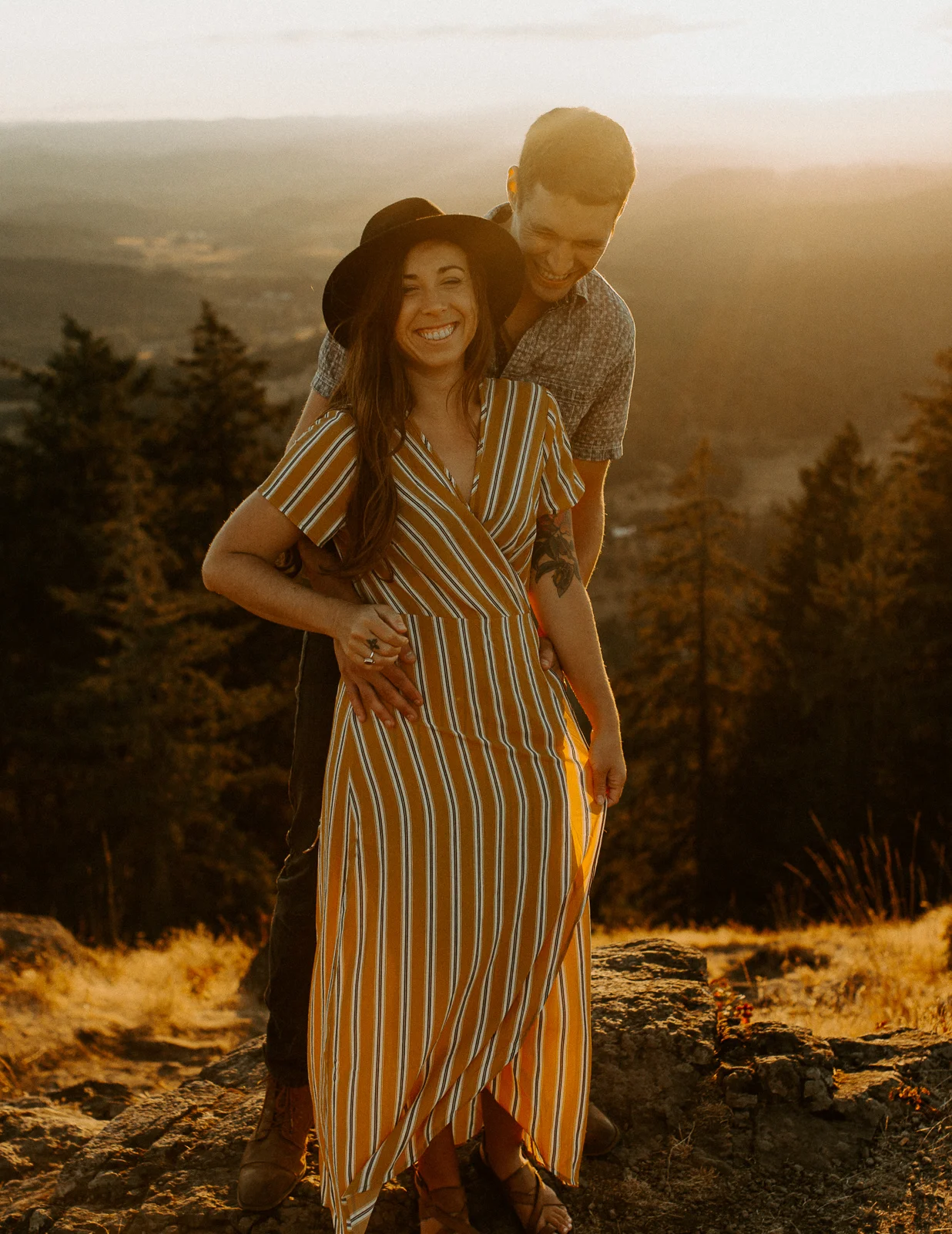 Luke Lambertson Photo_Oregon_AdventurousCouple_MarisaAndDanny_IMG-8497.jpg